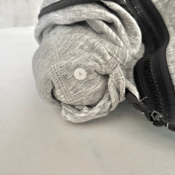 Lululemon Insculpt Vest - Picture 6 of 6